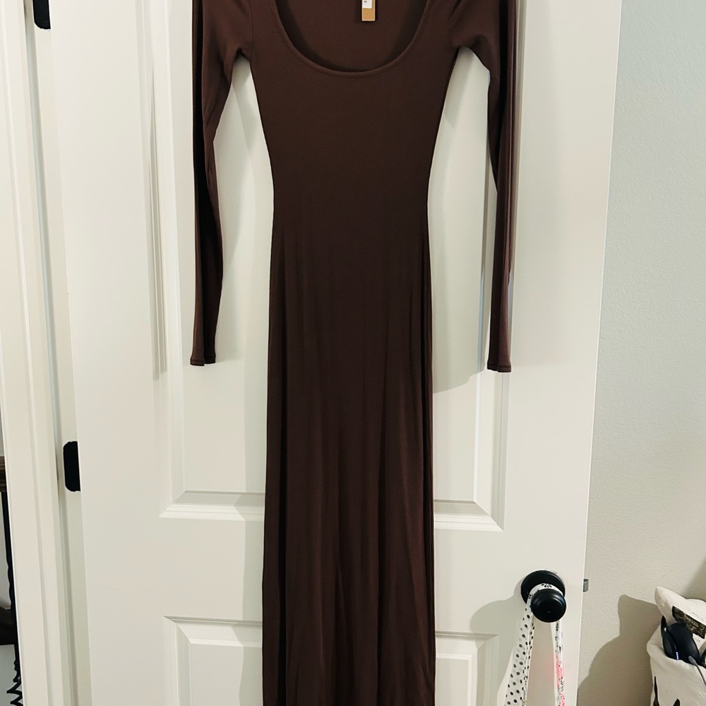 NWT Skims Brown Long Sleeve Scoop Neck Dress